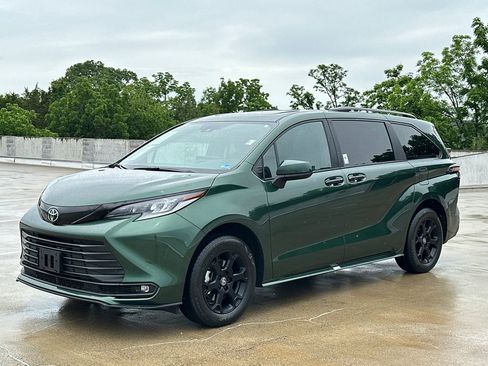 Used 2026 Toyota Sienna XLE Woodland Edition AWD/4WD image 2