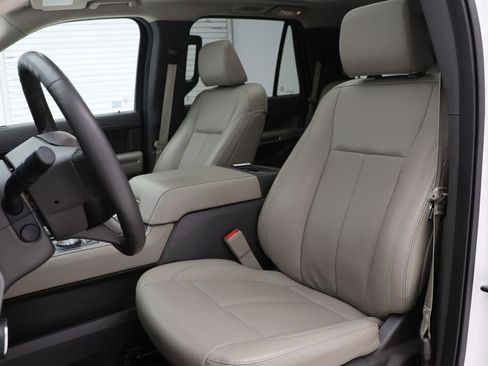 Used 2021 Ford Expedition XLT image 15