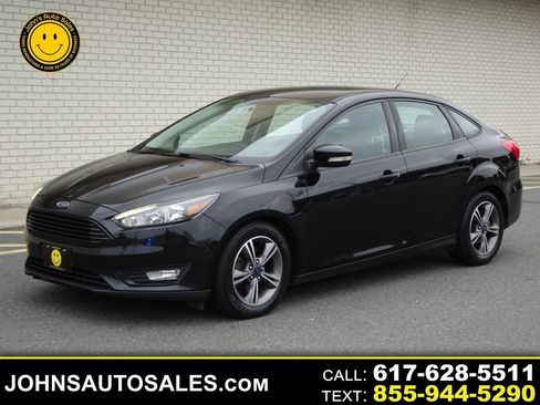 Used 2017 Ford Focus SE FWD image 1