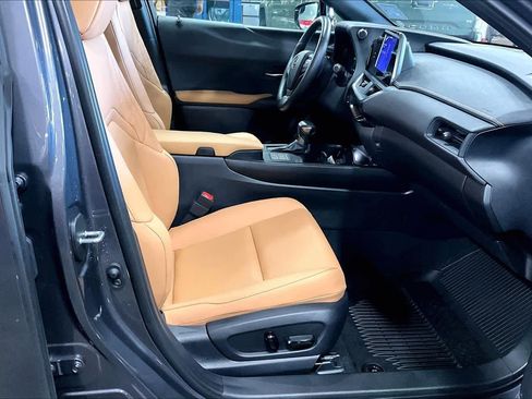 Used 2024 Lexus UX 250h AWD w/ Premium Package image 8