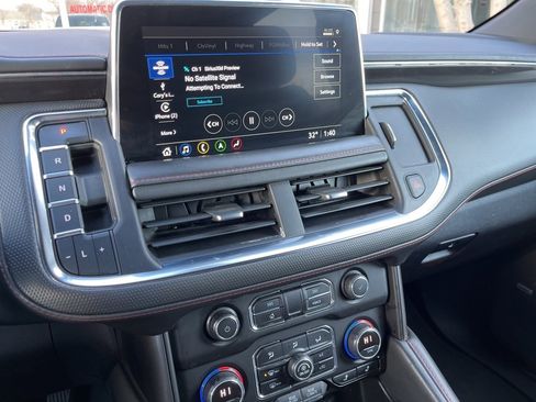 Used 2021 Chevrolet Suburban RST w/ Luxury Package image 35