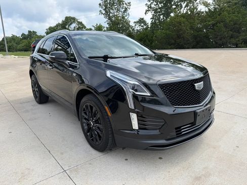 Used 2022 Cadillac XT5 Luxury w/ LPO, ONYX Package FWD image 3
