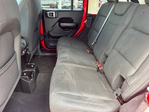 Used 2019 Jeep Wrangler Unlimited Sport S AWD/4WD image 15