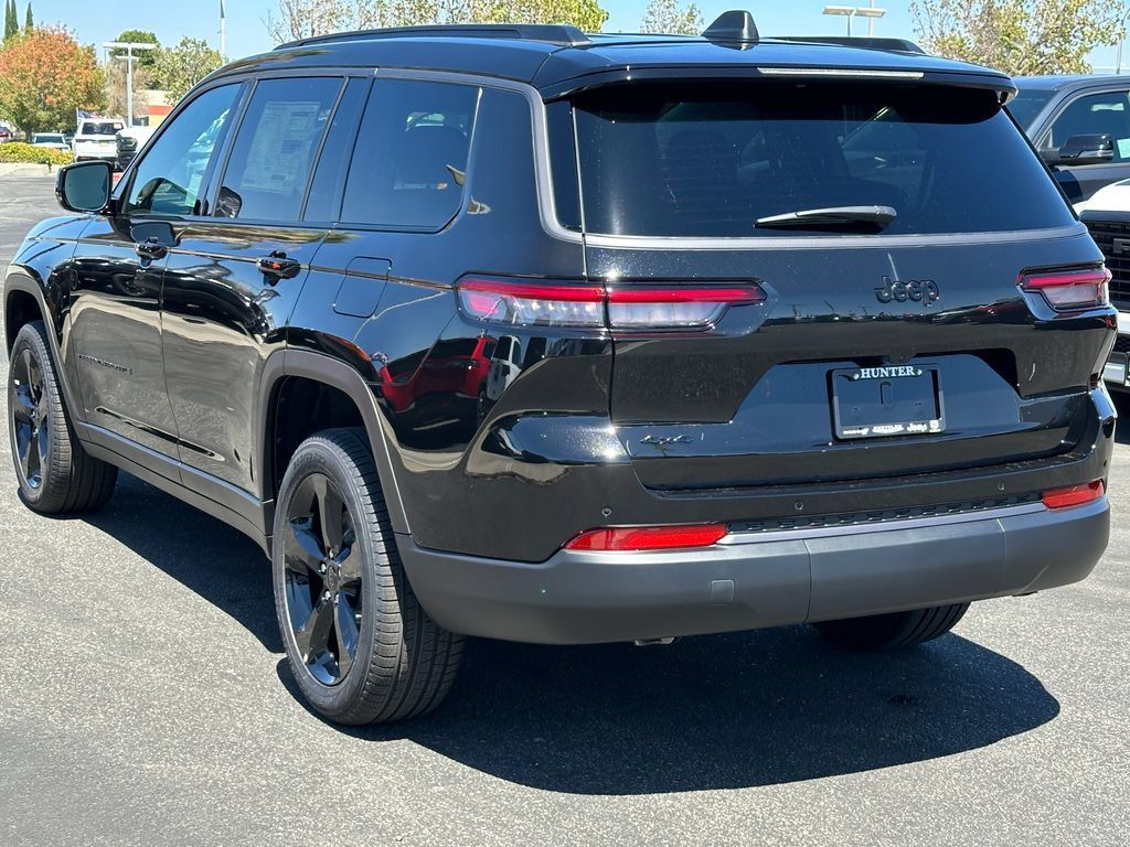 New 2026 Jeep Grand Cherokee L Limited w/ Limited Altitude Package AWD/4WD image 5