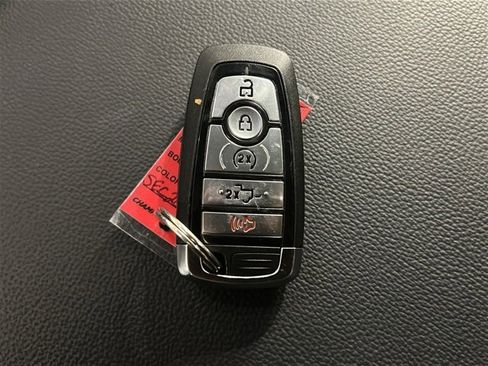 Used 2025 Ford F250 Lariat w/ Lariat Ultimate Package image 28