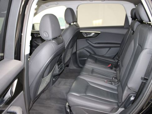 Used 2023 Audi Q7 3.0T Premium Plus image 24