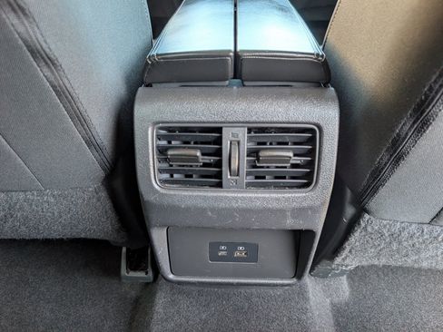 Used 2022 Nissan Rogue SV FWD image 7