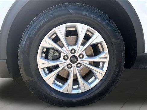 Certified 2023 Ford Escape Active AWD/4WD image 9