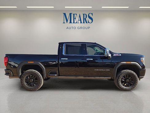 Used 2022 GMC Sierra 2500 Denali w/ Denali Black Diamond Edition image 6