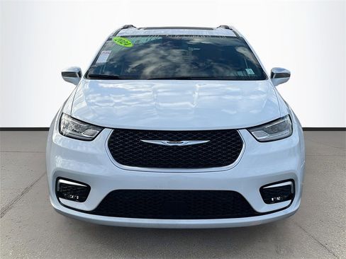 Certified 2024 Chrysler Pacifica Pinnacle image 2