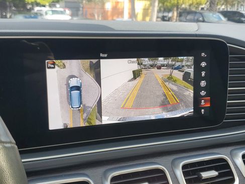 Used 2021 Mercedes-Benz GLE 450 4MATIC image 30