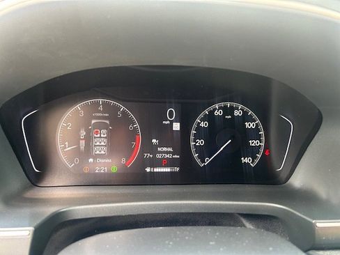 Used 2023 Honda Pilot Touring image 8