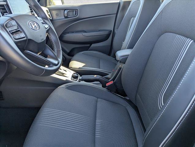 Certified 2025 Hyundai Venue Limited FWD image 23