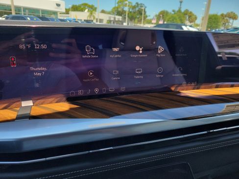 New 2026 Cadillac Escalade Platinum Sport w/ LPO, ONYX Package AWD/4WD image 23