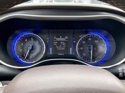 Used 2020 Chrysler Pacifica Touring-L w/ Premium Audio Group image 19