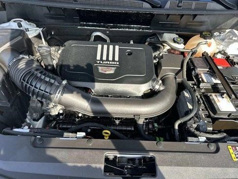Certified 2024 Cadillac XT6 Luxury w/ LPO, Floor Liner Package AWD/4WD image 11