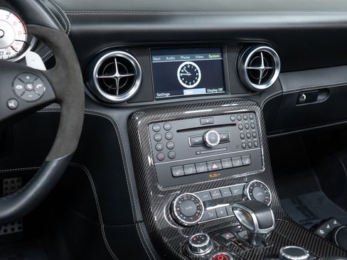 Used 2012 Mercedes-Benz SLS AMG Roadster image 25