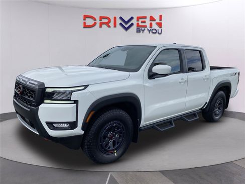 New 2026 Nissan Frontier Pro-X w/ Pro-X Convenience Package RWD image 9