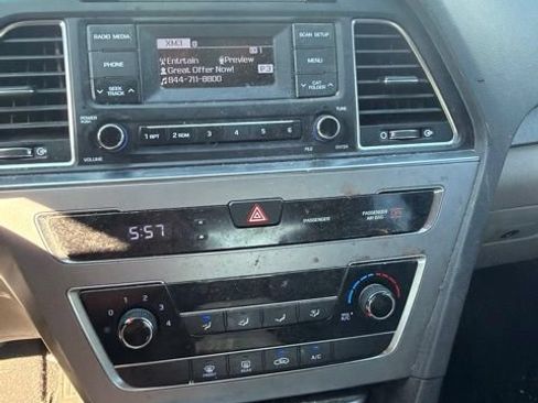 Used 2017 Hyundai Sonata SE FWD image 14