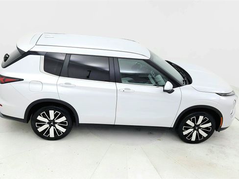 Used 2025 Mitsubishi Outlander SE AWD/4WD image 18