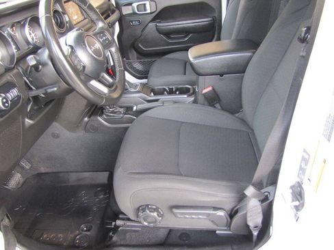 Used 2022 Jeep Gladiator Sport AWD/4WD image 14