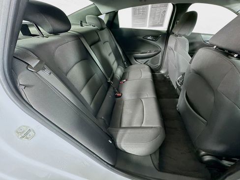 Used 2024 Chevrolet Malibu LT image 34