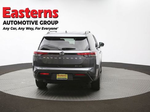 Used 2024 Nissan Pathfinder SV image 37
