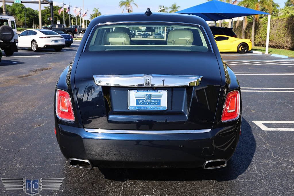 Used 2018 Rolls-Royce Phantom Sedan RWD image 8