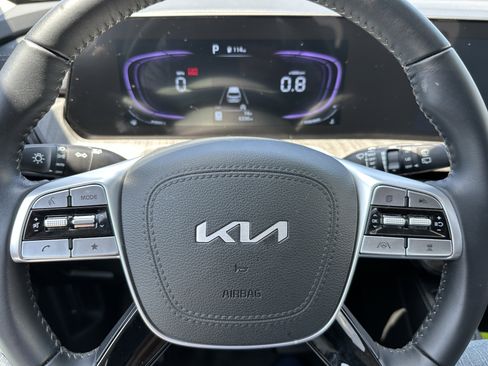 Used 2025 Kia Telluride EX FWD image 27
