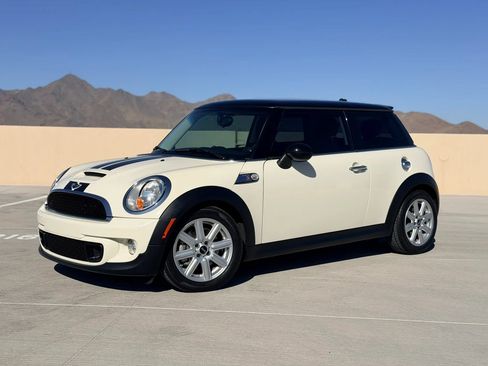 Used 2013 MINI Cooper S FWD image 3