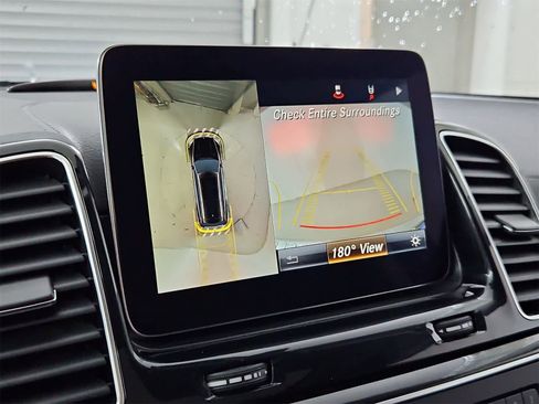 Used 2017 Mercedes-Benz GLS 550 4MATIC image 31