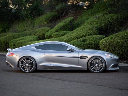Used 2014 Aston Martin Vanquish Coupe image 30