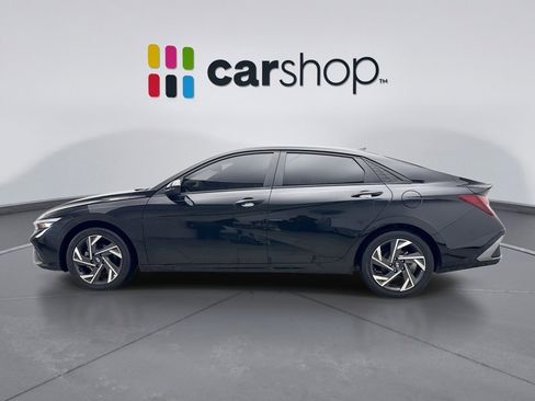 Used 2025 Hyundai Elantra Sport image 2