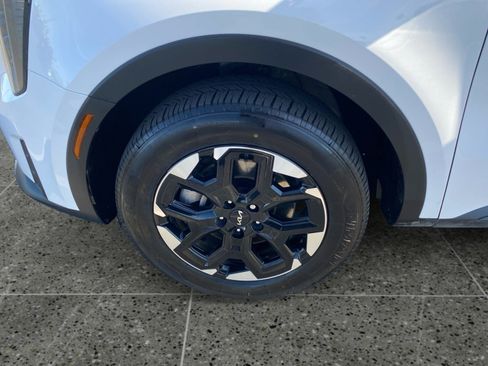 Used 2024 Kia Sorento S image 14