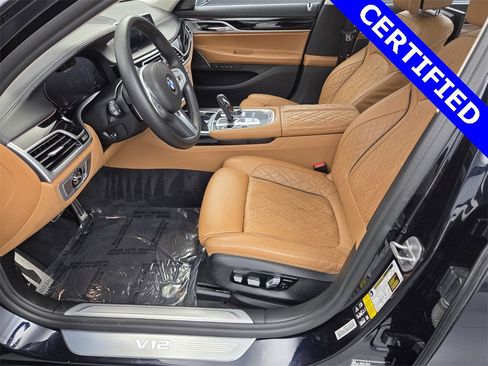 Certified 2022 BMW M760i xDrive w/ Luxury Rear Seating Package image 27