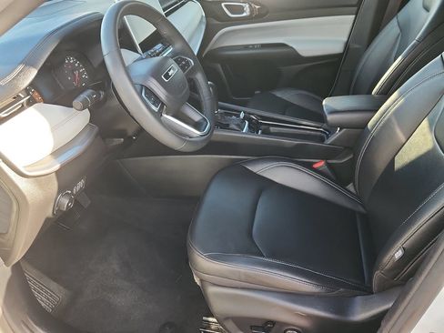 Used 2025 Jeep Compass Limited AWD/4WD image 7