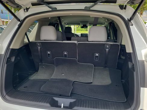 Used 2025 Honda Pilot EX-L image 9