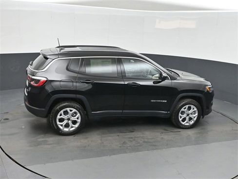 New 2026 Jeep Compass Latitude w/ Mopar Graphics Package image 29