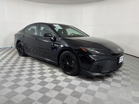 Used 2026 Toyota Camry SE FWD image 7