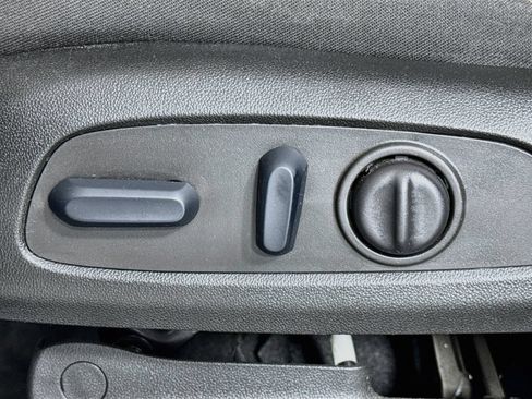 Used 2023 Chevrolet Equinox LT AWD/4WD image 13