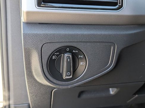 Used 2018 Volkswagen Atlas SEL Premium image 26