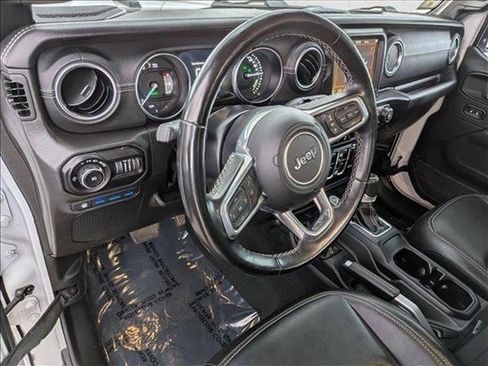 Used 2022 Jeep Wrangler Unlimited Sahara w/ Cold Weather Group AWD/4WD image 10