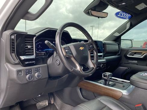 Used 2022 Chevrolet Silverado 1500 High Country w/ Technology Package image 11