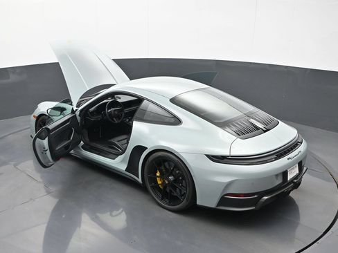 Certified 2025 Porsche 911 Carrera GTS RWD image 25