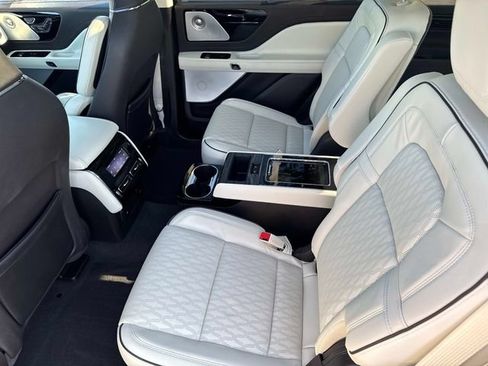 Used 2023 Lincoln Aviator Black Label w/ Dynamic Handling Package AWD/4WD image 14