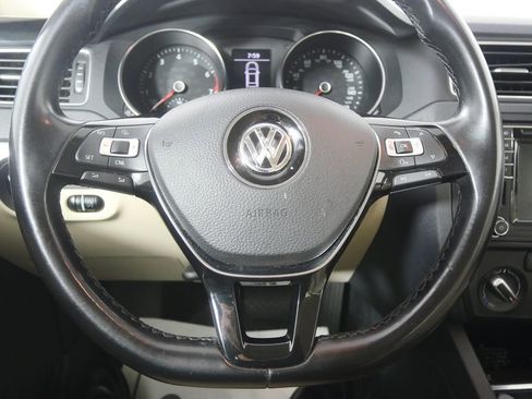 Used 2017 Volkswagen Jetta SE image 20