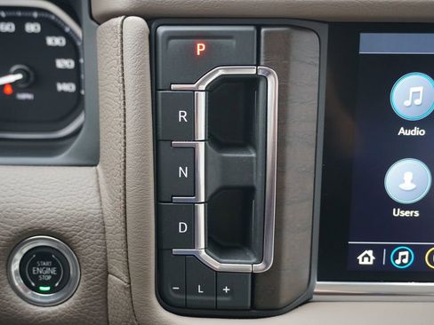 Used 2021 GMC Yukon XL Denali w/ Denali Premium Package image 35