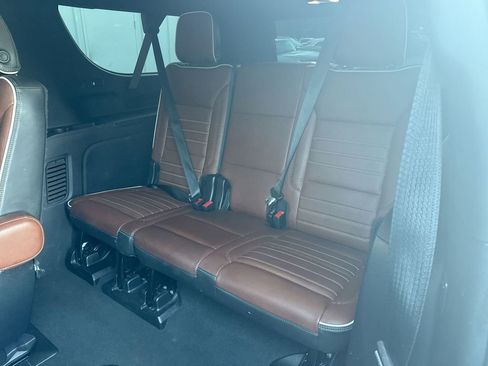 Used 2023 GMC Yukon XL Denali Ultimate image 30