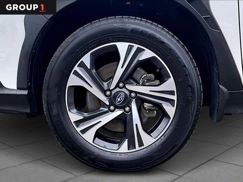 Used 2024 Subaru Crosstrek 2.0i Premium image 11