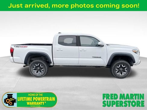 Used 2019 Toyota Tacoma TRD Off-Road w/ Technology Package AWD/4WD image 1